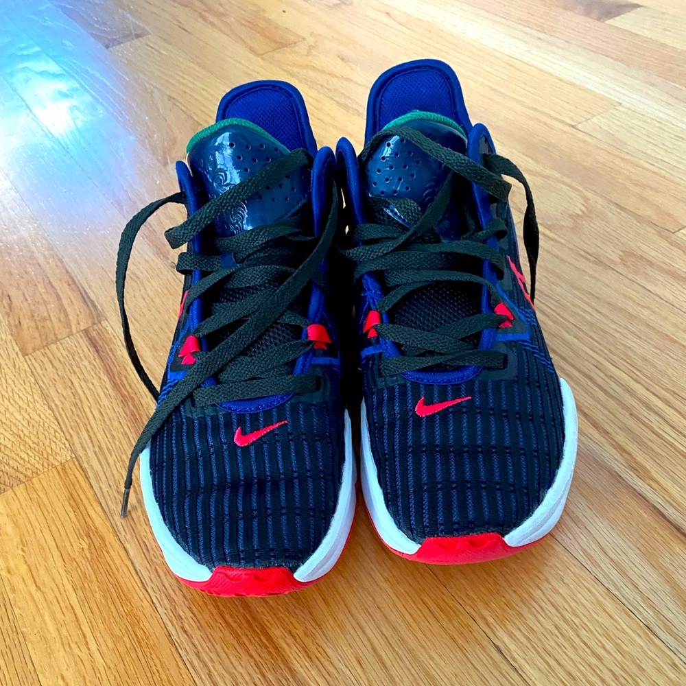 Lebron Witness 6 Basketball Shoes